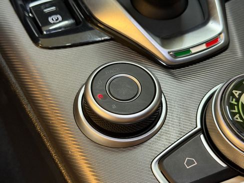 Used 2020 Alfa Romeo Giulia Ti Sport image 34