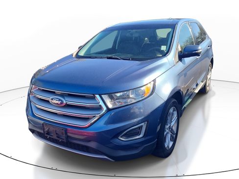 Used 2018 Ford Edge Titanium image 3