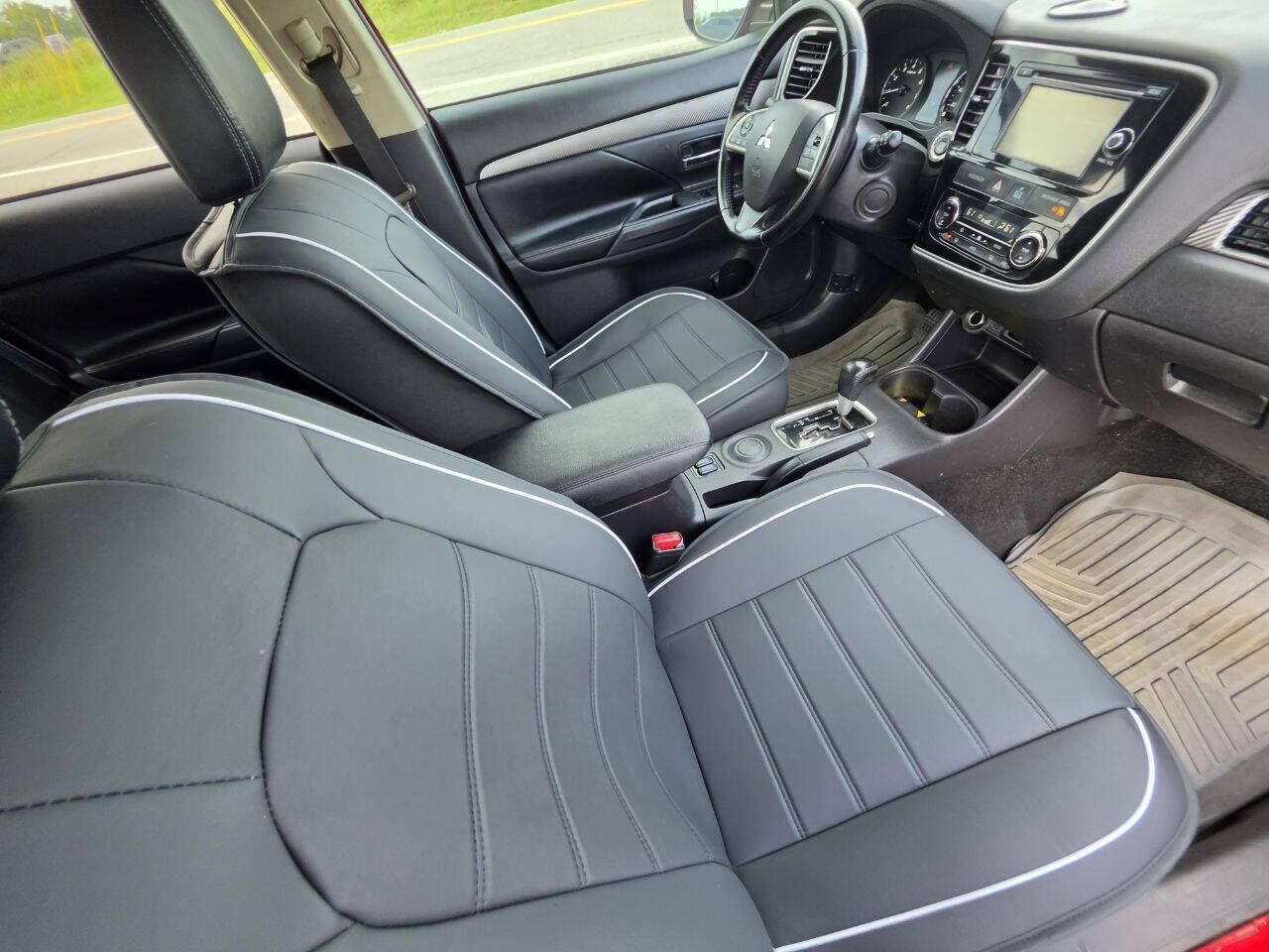 Used 2015 Mitsubishi Outlander SE FWD image 4