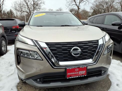 Used 2021 Nissan Rogue SL image 2