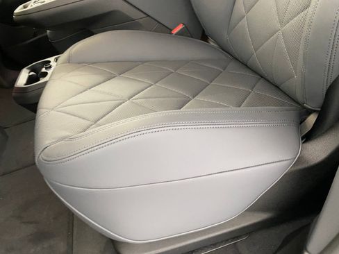 New 2026 BMW iX xDrive60 w/ M Sport Package image 12