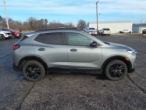 Certified 2024 Buick Encore GX Sport Touring w/ Black Roof Package image 8