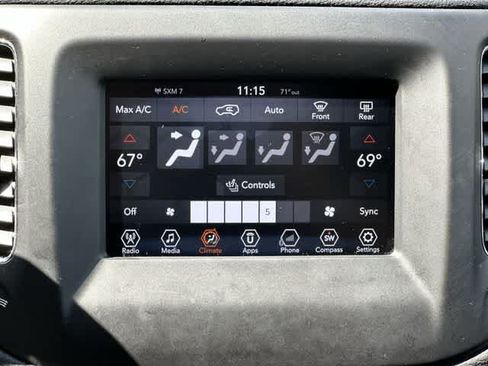 Used 2018 Jeep Compass Latitude w/ Popular Equipment Group AWD/4WD image 14