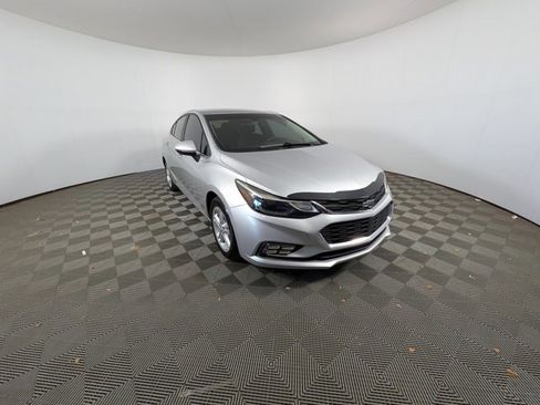 Used 2017 Chevrolet Cruze LT image 27