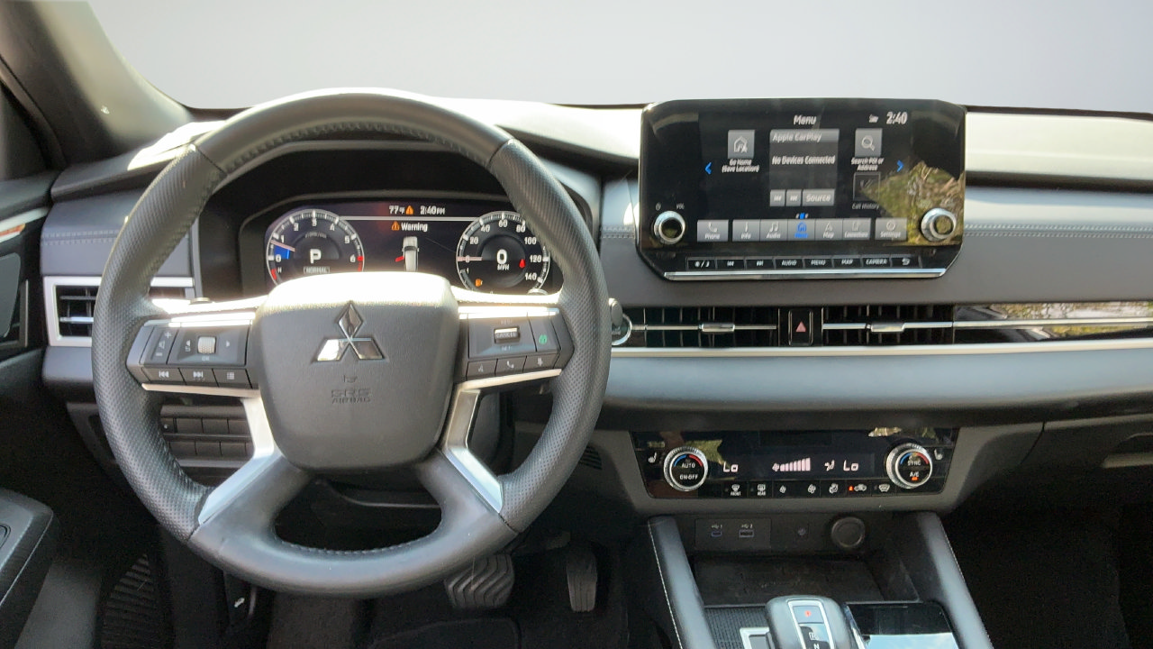 Used 2024 Mitsubishi Outlander SE Black Edition AWD/4WD image 13