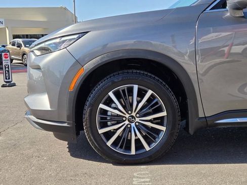 Used 2023 INFINITI QX60 Sensory w/ Vision Package AWD/4WD image 9