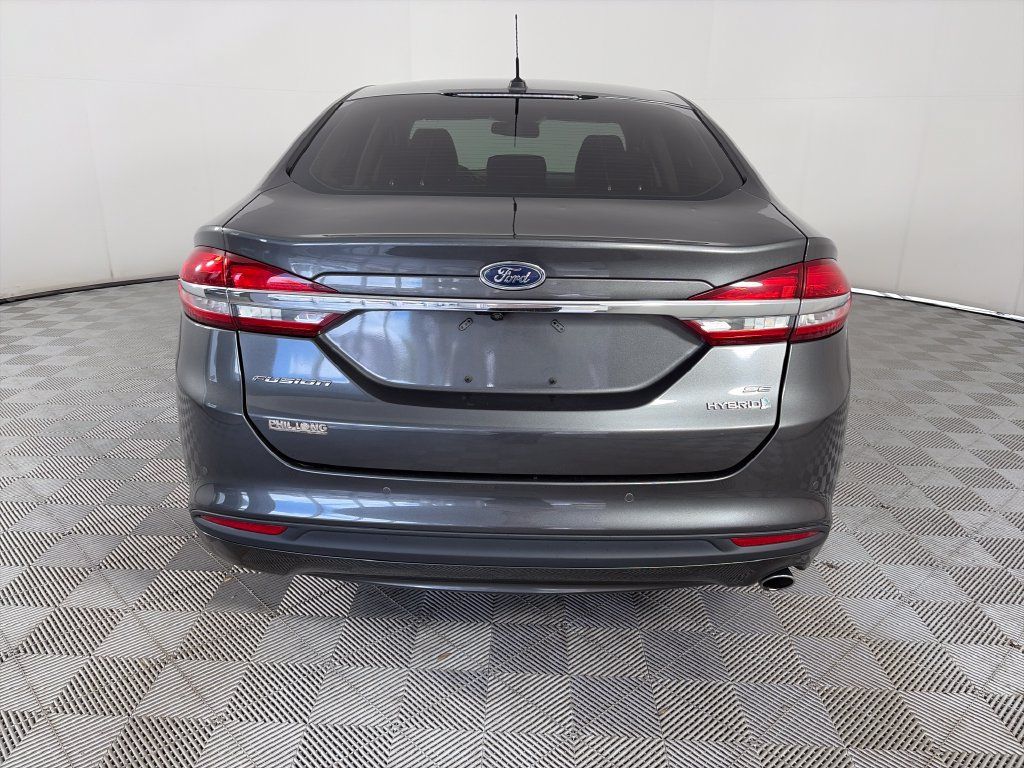 Used 2018 Ford Fusion SE w/ Equipment Group 602A FWD image 6