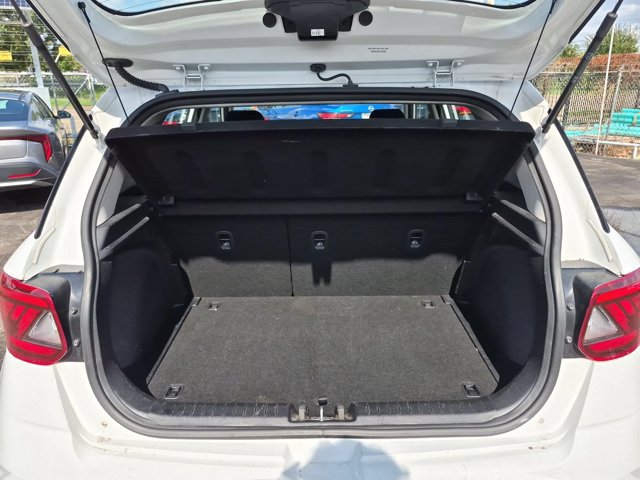 Used 2025 Hyundai Venue SEL FWD image 17