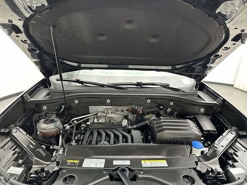 Used 2023 Volkswagen Atlas Cross Sport SE w/ Black Wheel Package image 24