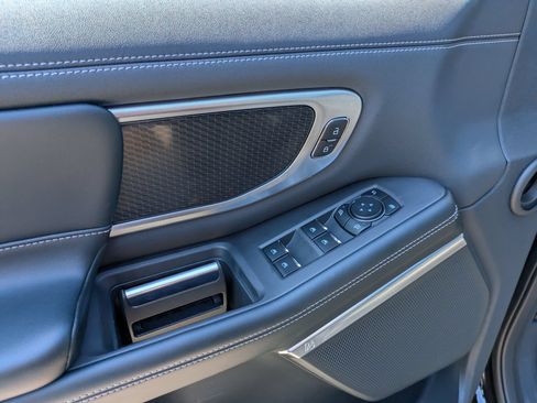 Certified 2025 Ford Expedition Platinum w/ Stealth Performance Package AWD/4WD image 18