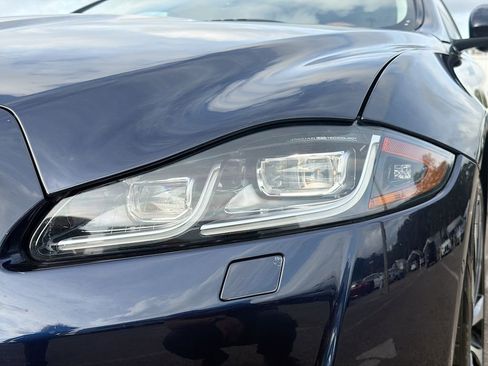 Used 2019 Jaguar XJ R-Sport image 9