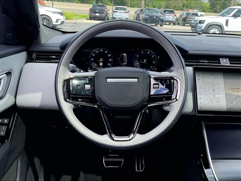 Used 2026 Land Rover Range Rover Velar Dynamic SE AWD/4WD image 7