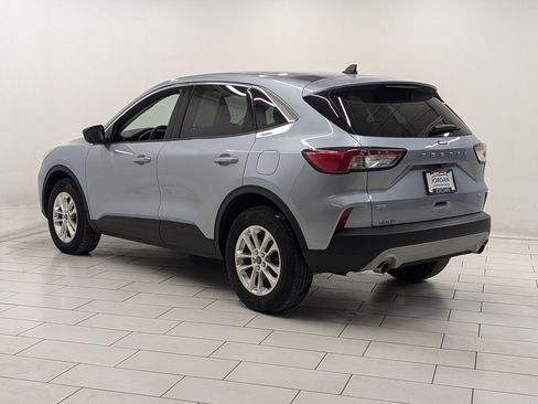 Used 2022 Ford Escape SE w/ Cold Weather Package image 2