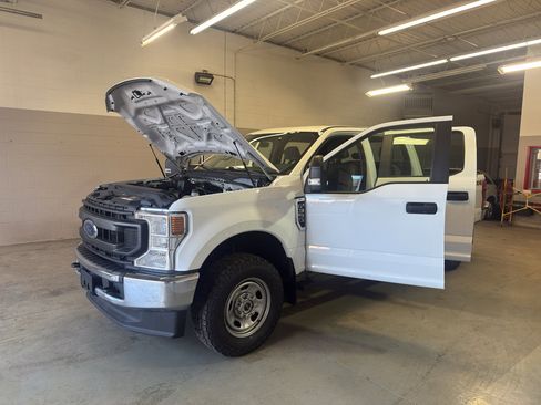 Used 2022 Ford F350 XL w/ Power Equipment Group image 9
