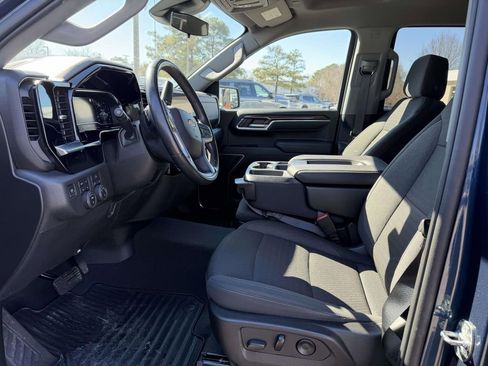 Used 2022 Chevrolet Silverado 1500 LT w/ Z71 Off-Road Package image 15