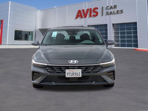 Used 2025 Hyundai Elantra SEL FWD image 2