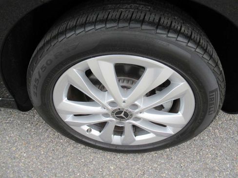 Used 2019 Mercedes-Benz C 300 4MATIC Sedan image 9