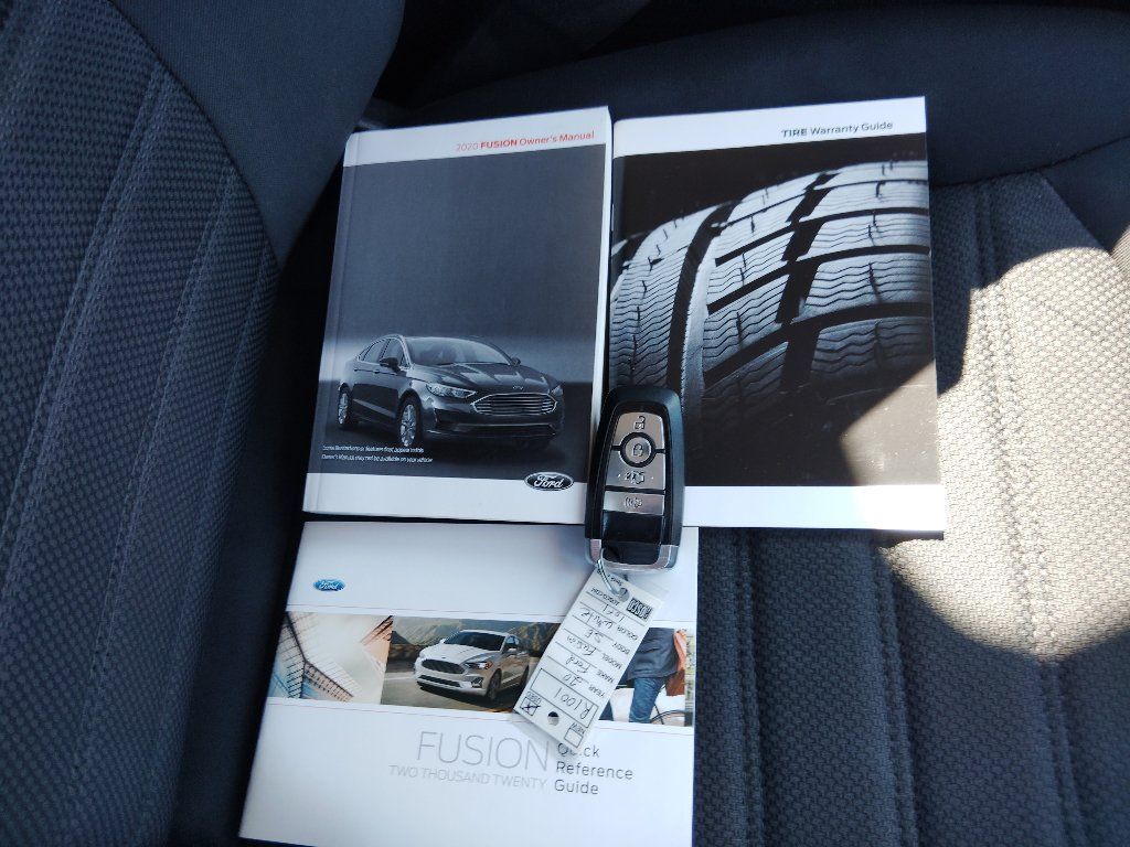 Used 2020 Ford Fusion SE FWD image 31