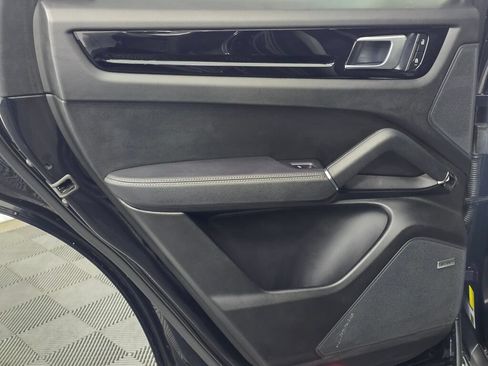 Certified 2023 Porsche Cayenne Platinum Edition AWD/4WD image 20