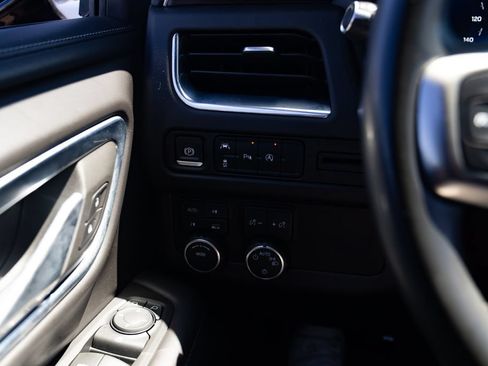 Used 2023 Chevrolet Tahoe LT AWD/4WD image 13