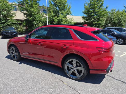 Used 2022 Genesis GV70 3.5T Sport w/ Sport Prestige Package AWD/4WD image 5