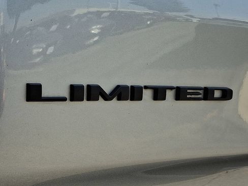 Used 2024 RAM 1500 Limited AWD/4WD image 21