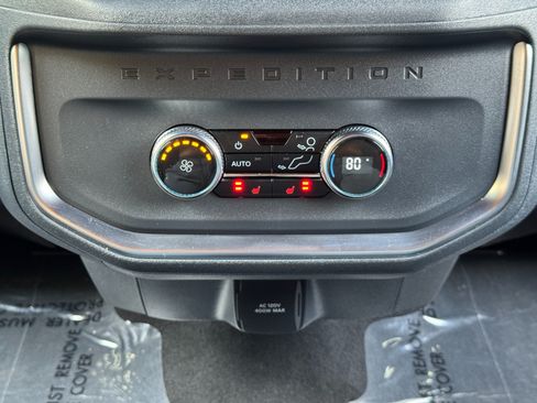 Used 2026 Ford Expedition Platinum w/ Stealth Appearance Package AWD/4WD image 37