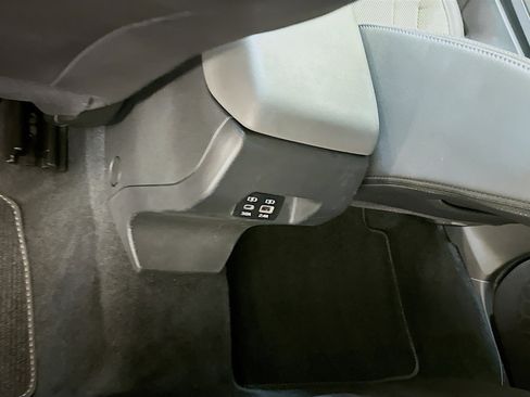 Used 2024 Subaru Crosstrek 2.0i Premium w/ Crosstrek Mirror Package AWD/4WD image 27