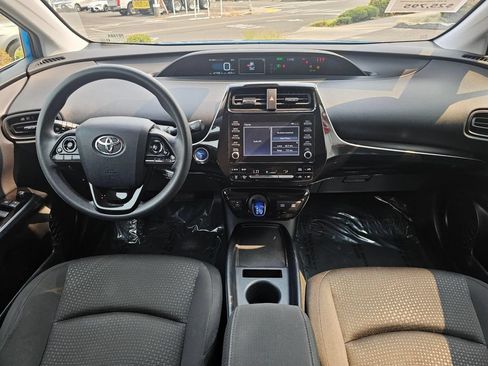 Certified 2020 Toyota Prius LE AWD/4WD image 17