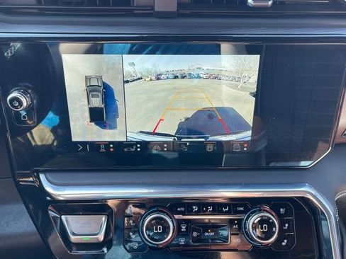 Used 2024 GMC Sierra 1500 Denali Ultimate image 12