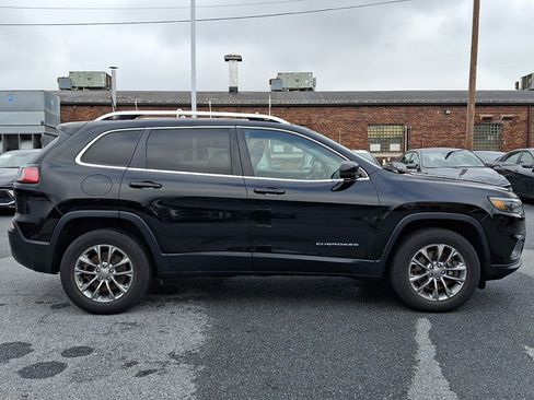 Used 2019 Jeep Cherokee Latitude Plus w/ Comfort/Convenience Group AWD/4WD image 4