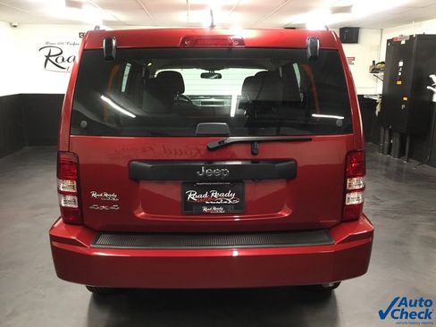 Used 2011 Jeep Liberty Sport image 8