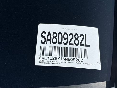 Certified 2025 Land Rover Range Rover Velar Dynamic SE AWD/4WD image 35
