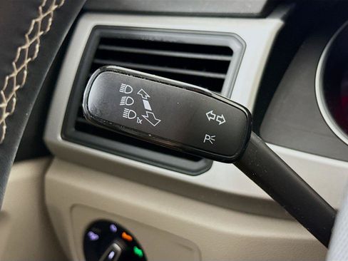 Used 2021 Volkswagen Atlas SE w/ Towing Package FWD image 5