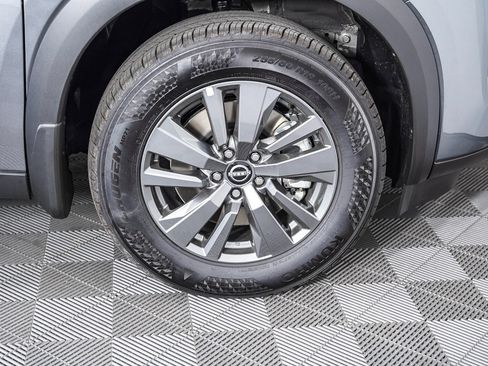 New 2025 Nissan Pathfinder S image 11