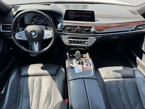 Used 2021 BMW 750i xDrive w/ M Sport Package AWD/4WD image 18