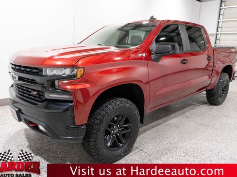Used 2022 Chevrolet Silverado 1500 LT Trail Boss image 2