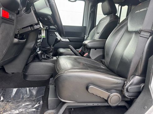 Used 2015 Jeep Wrangler Unlimited Rubicon AWD/4WD image 5