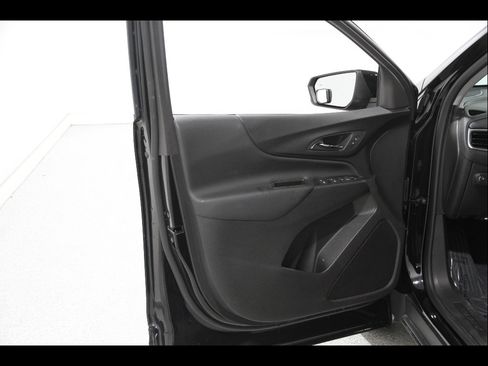 Used 2024 Chevrolet Equinox LT image 4