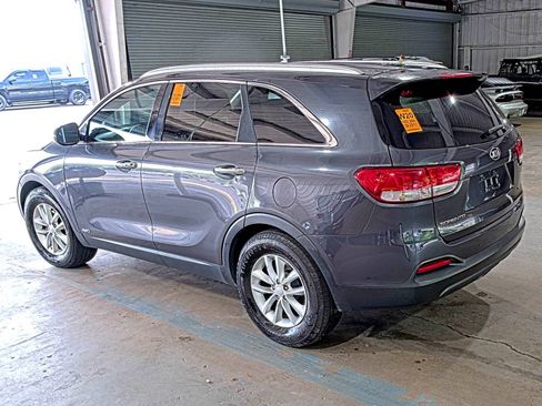 Used 2017 Kia Sorento AWD w/ LX Convenience Package image 12