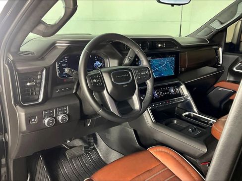 Used 2025 GMC Sierra 3500 Denali Ultimate AWD/4WD image 17