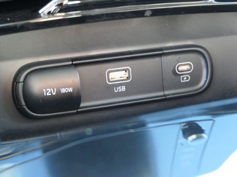 Certified 2025 Kia Sportage LX image 21