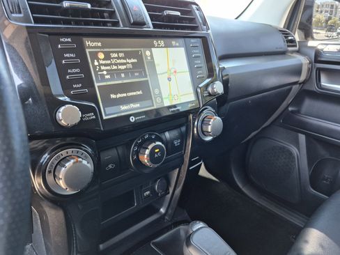 Used 2022 Toyota 4Runner TRD Off-Road Premium w/ Moonroof Package AWD/4WD image 11