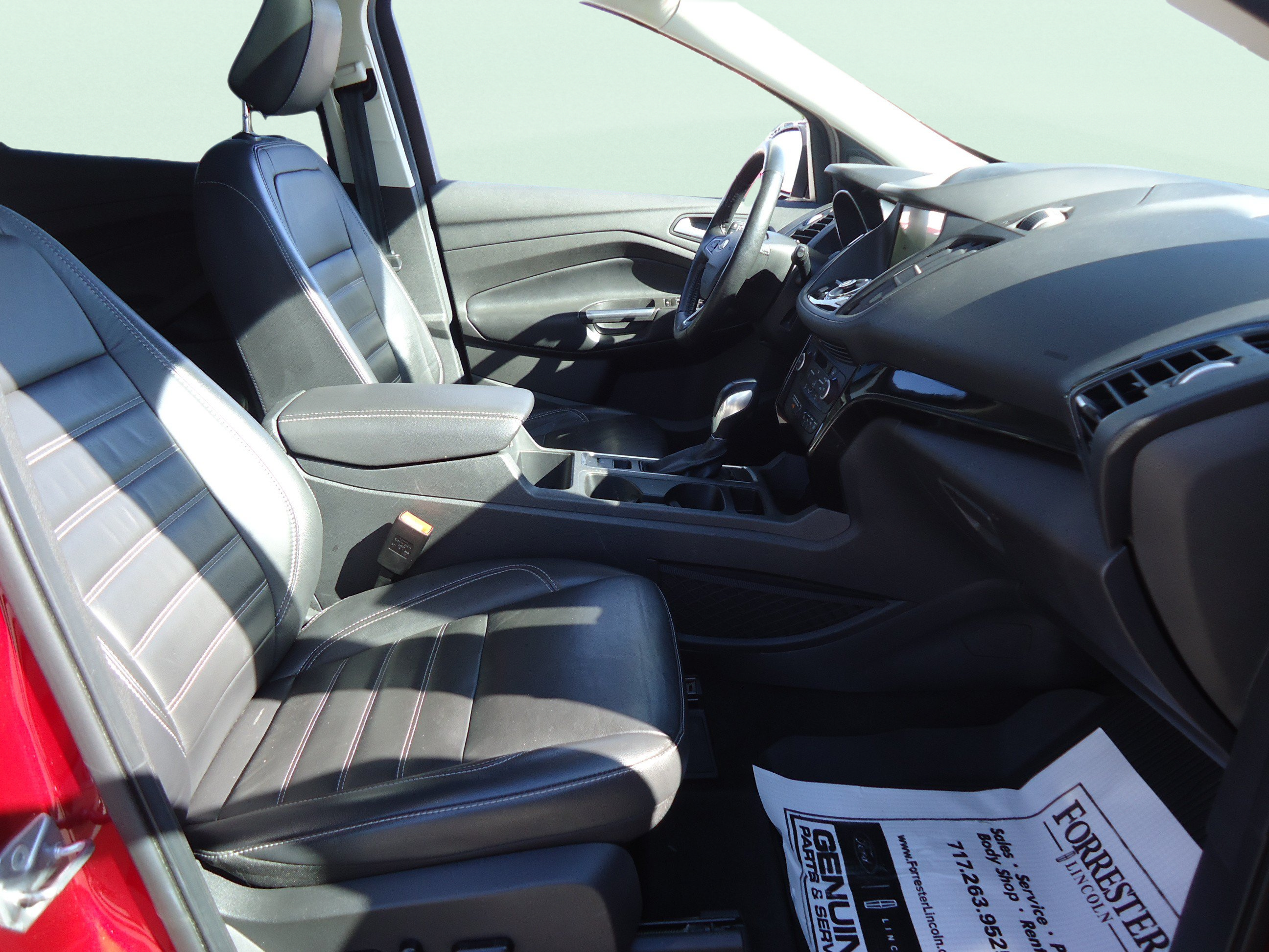 Used 2019 Ford Escape Titanium AWD/4WD image 27