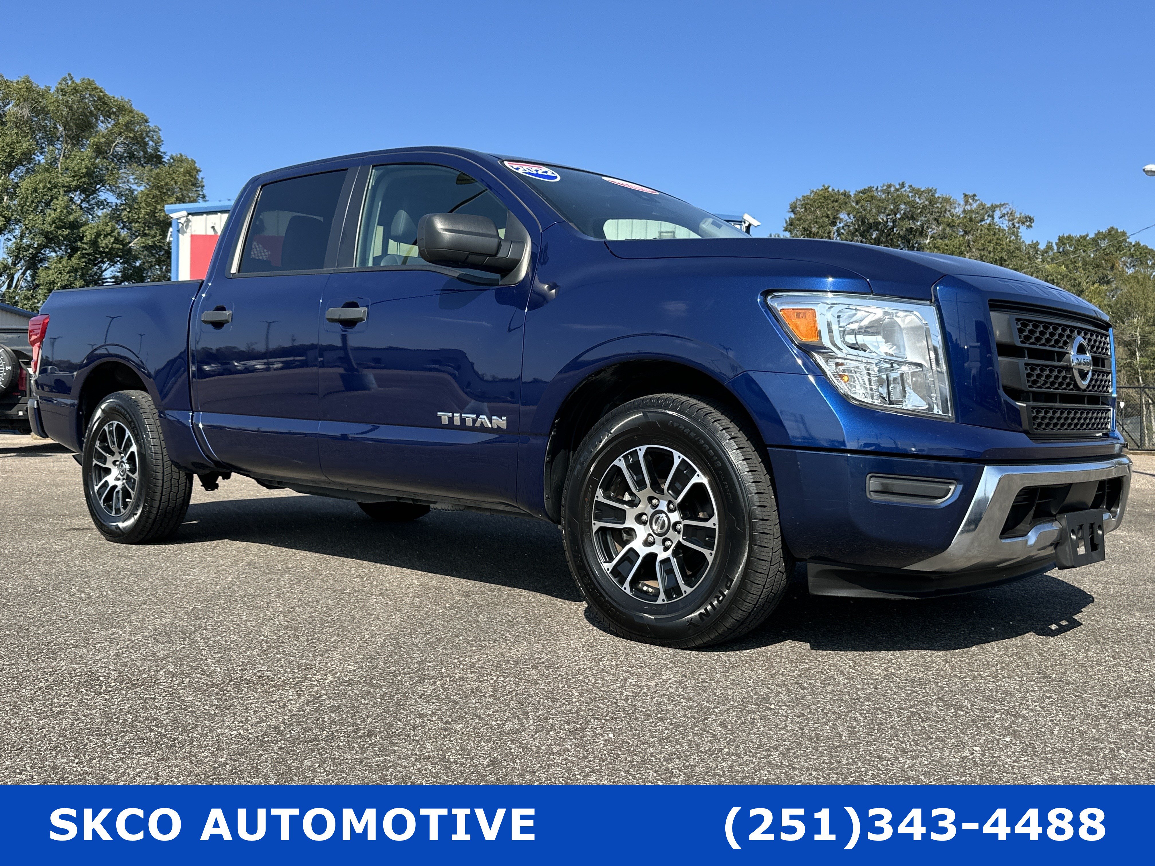 Used 2022 Nissan Titan SV RWD image 7