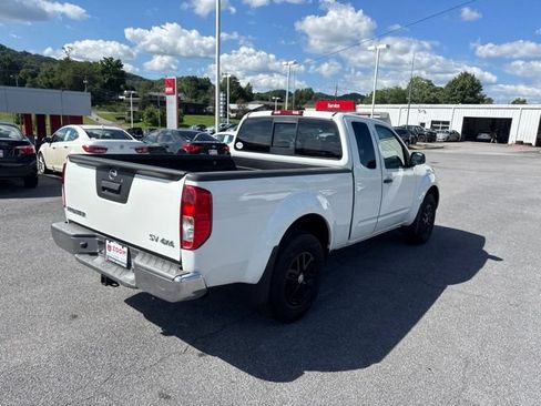 Used 2015 Nissan Frontier SV AWD/4WD image 8