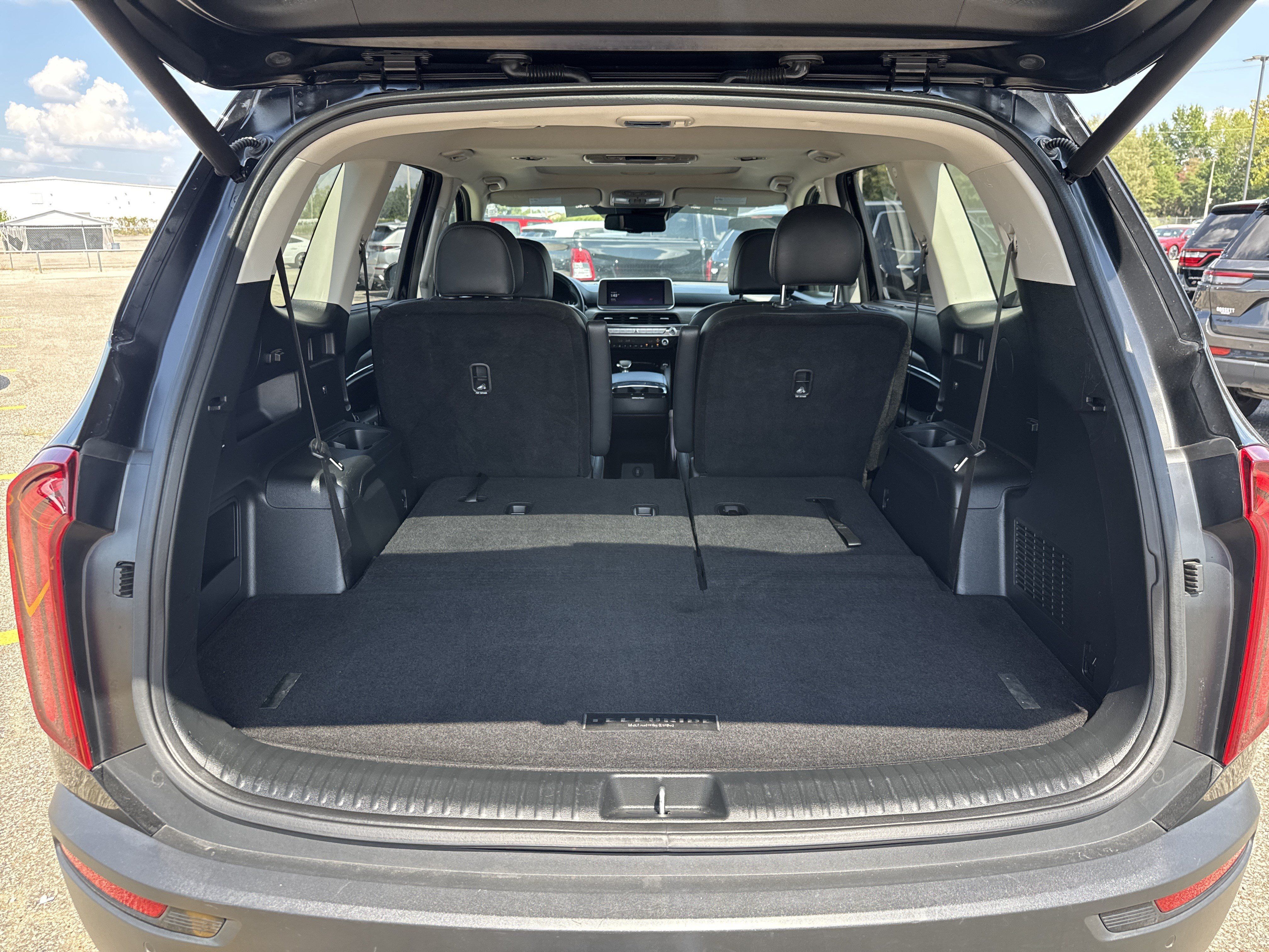 Used 2022 Kia Telluride EX w/ EX Premium Package FWD image 8