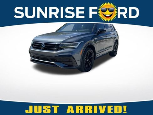 Used 2023 Volkswagen Tiguan SE R-Line FWD image 1