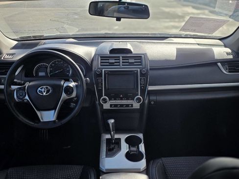 Used 2014 Toyota Camry SE image 13