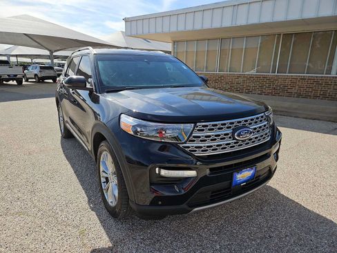 Used 2020 Ford Explorer Limited AWD/4WD image 2